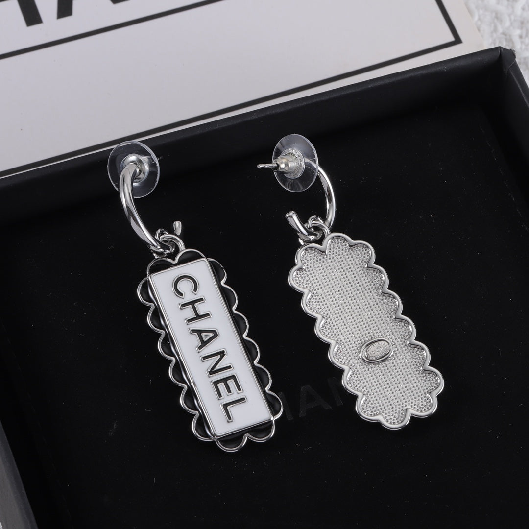 X1Z94C1091E Popular  Earrings