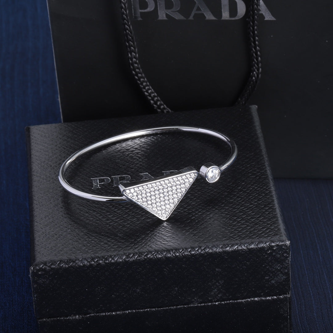 X1Y83PD74K  Popular Bracelets