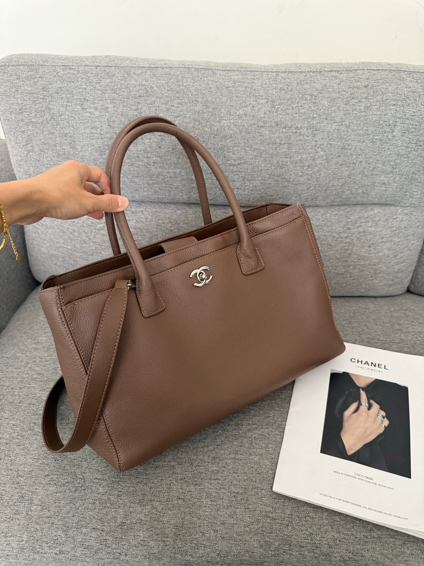 B1R76C37 Popular leather bag