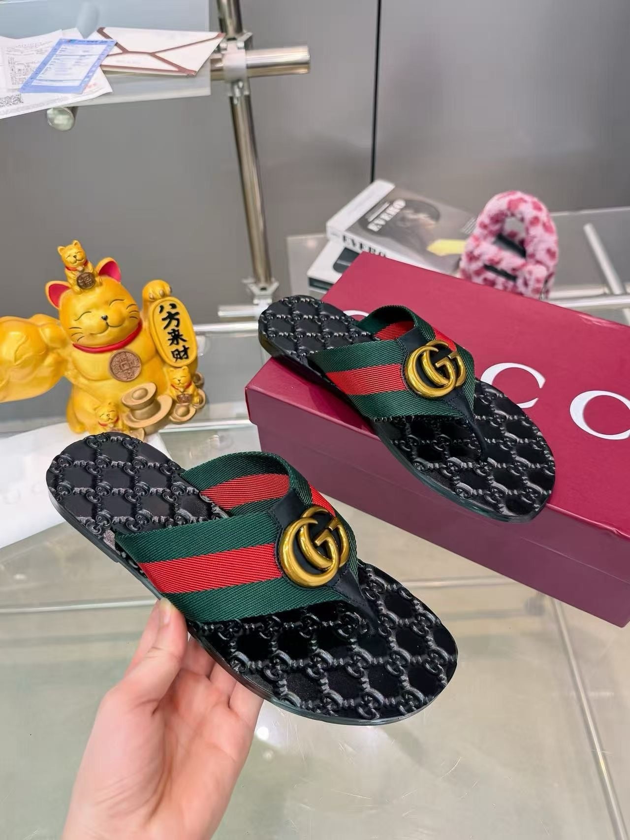 Z5R76B31 Popular Slippers