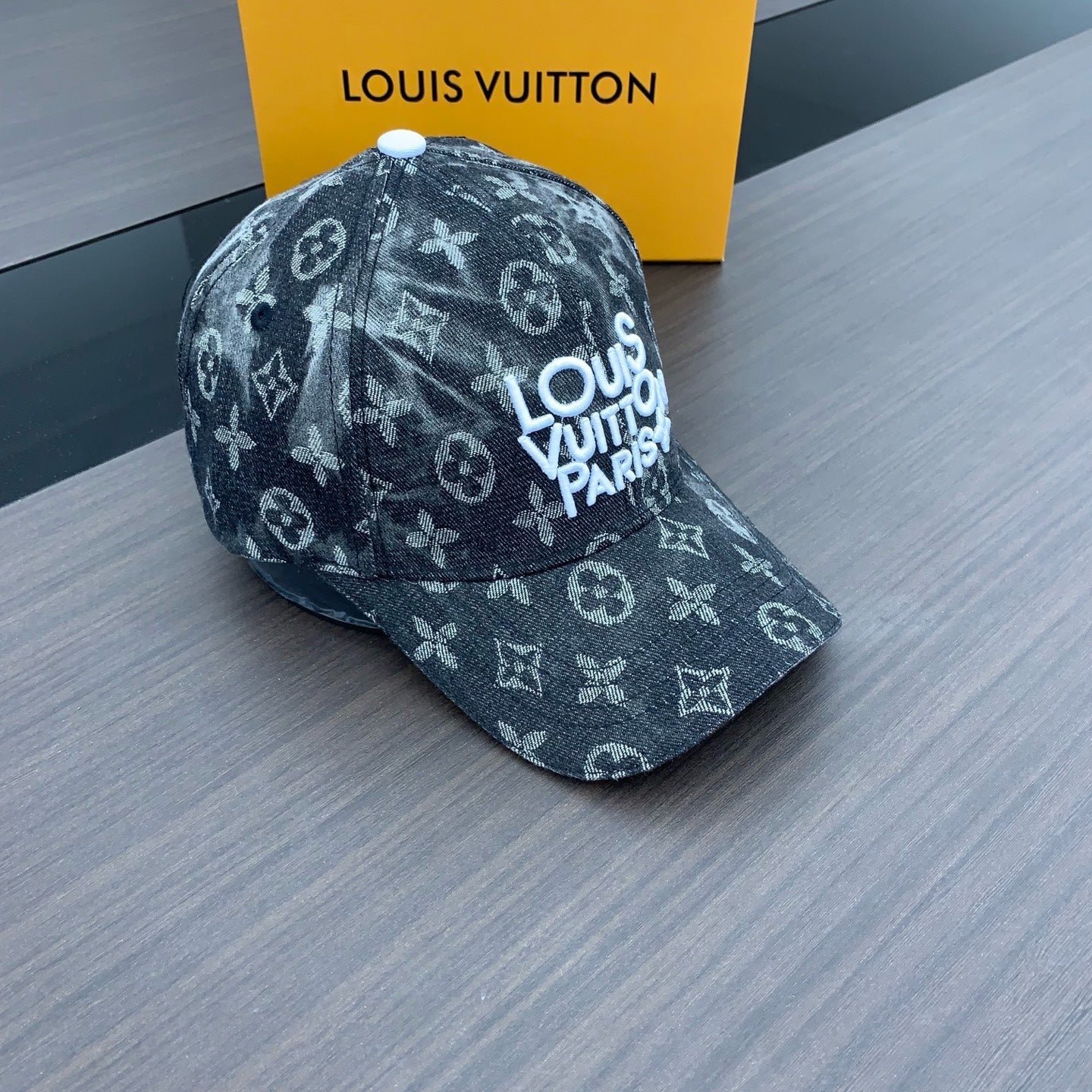 M1Z25E516 Popular hats