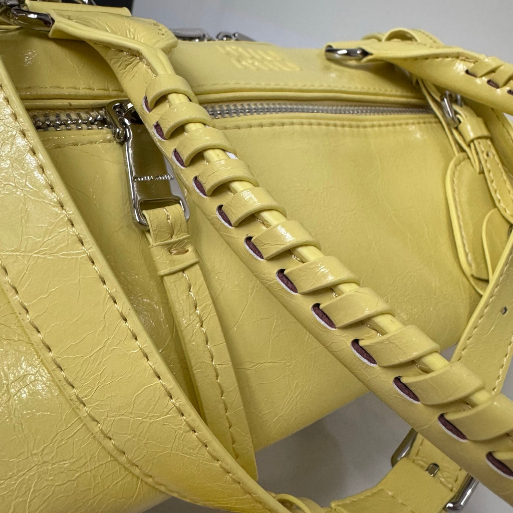 B1R76A21 Popular leather bag