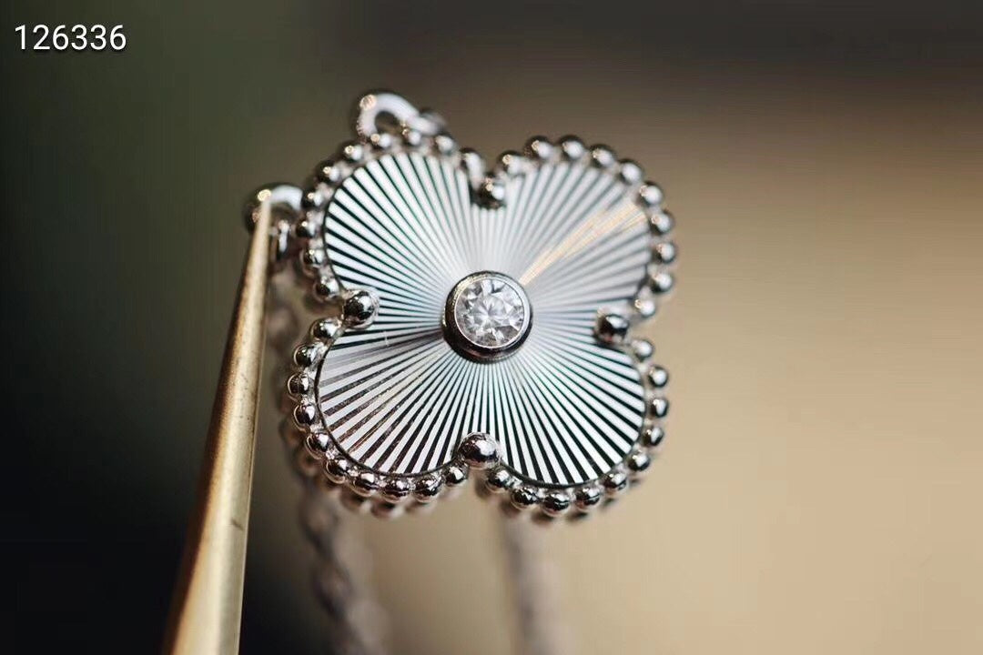 X5X63VA202X Popular rings,earrings, bracelets,necklaces