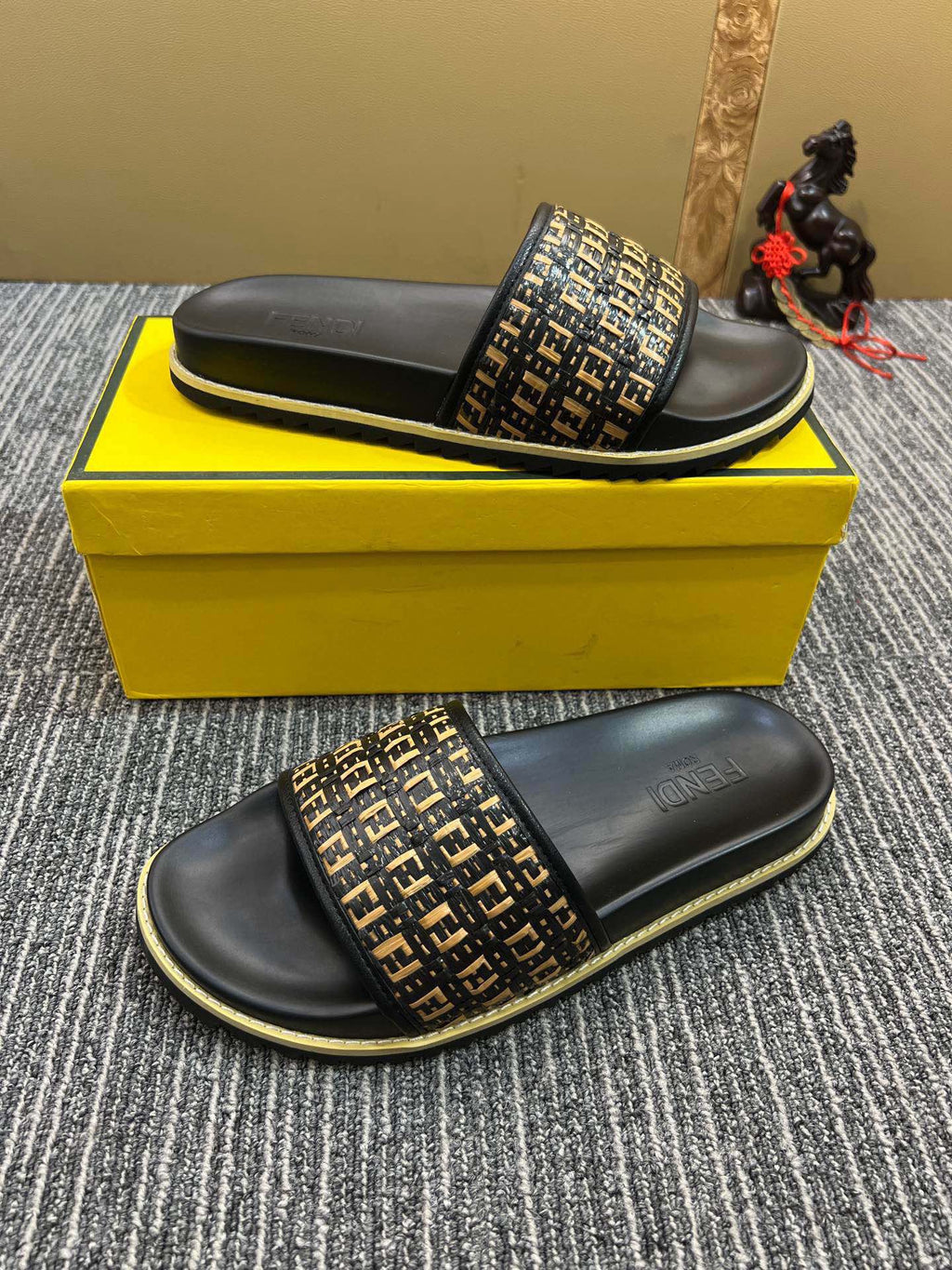 Z5XF104 Popular Slippers