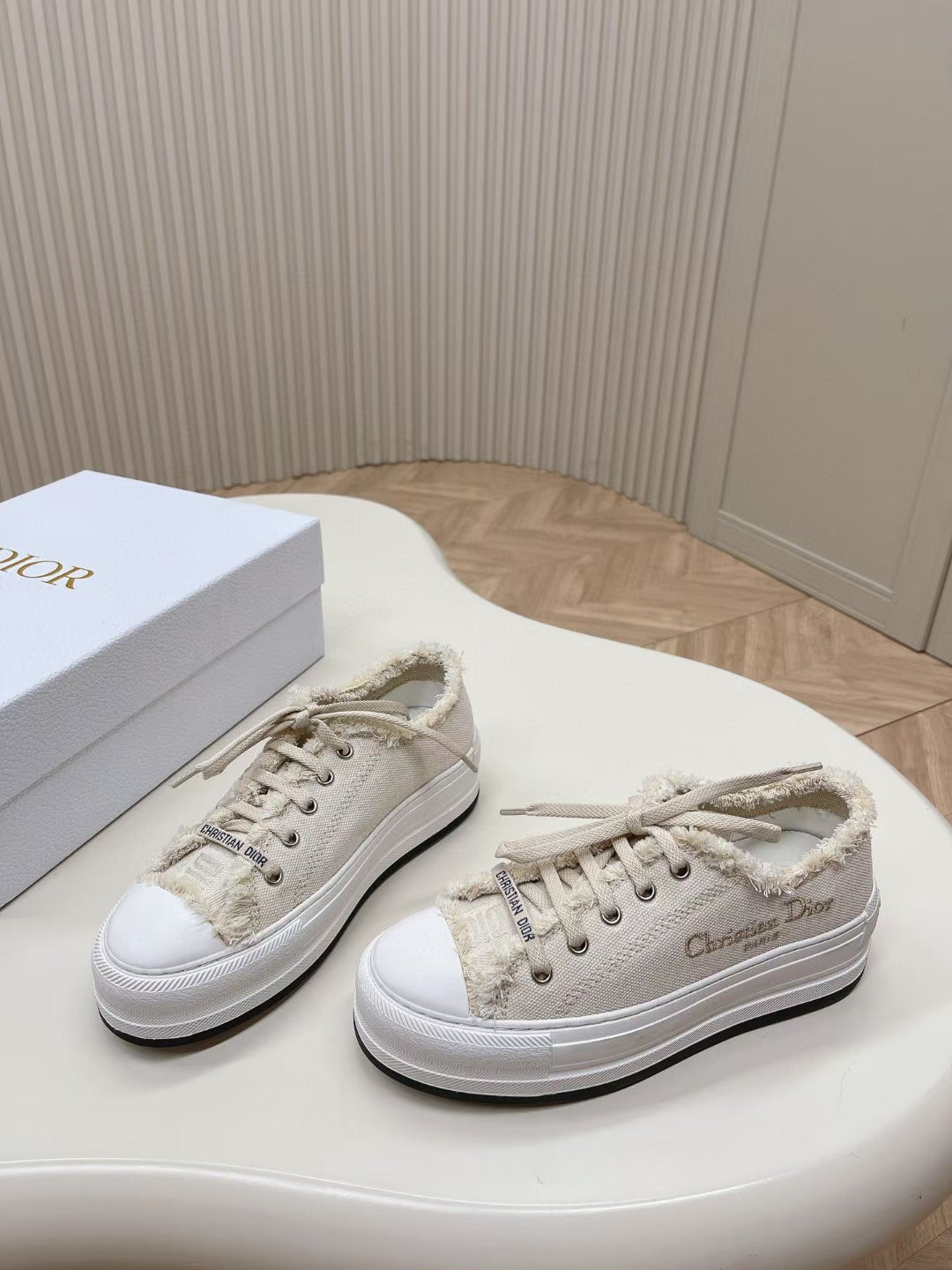 Z2Q105D428 Popular high-quality Shoes