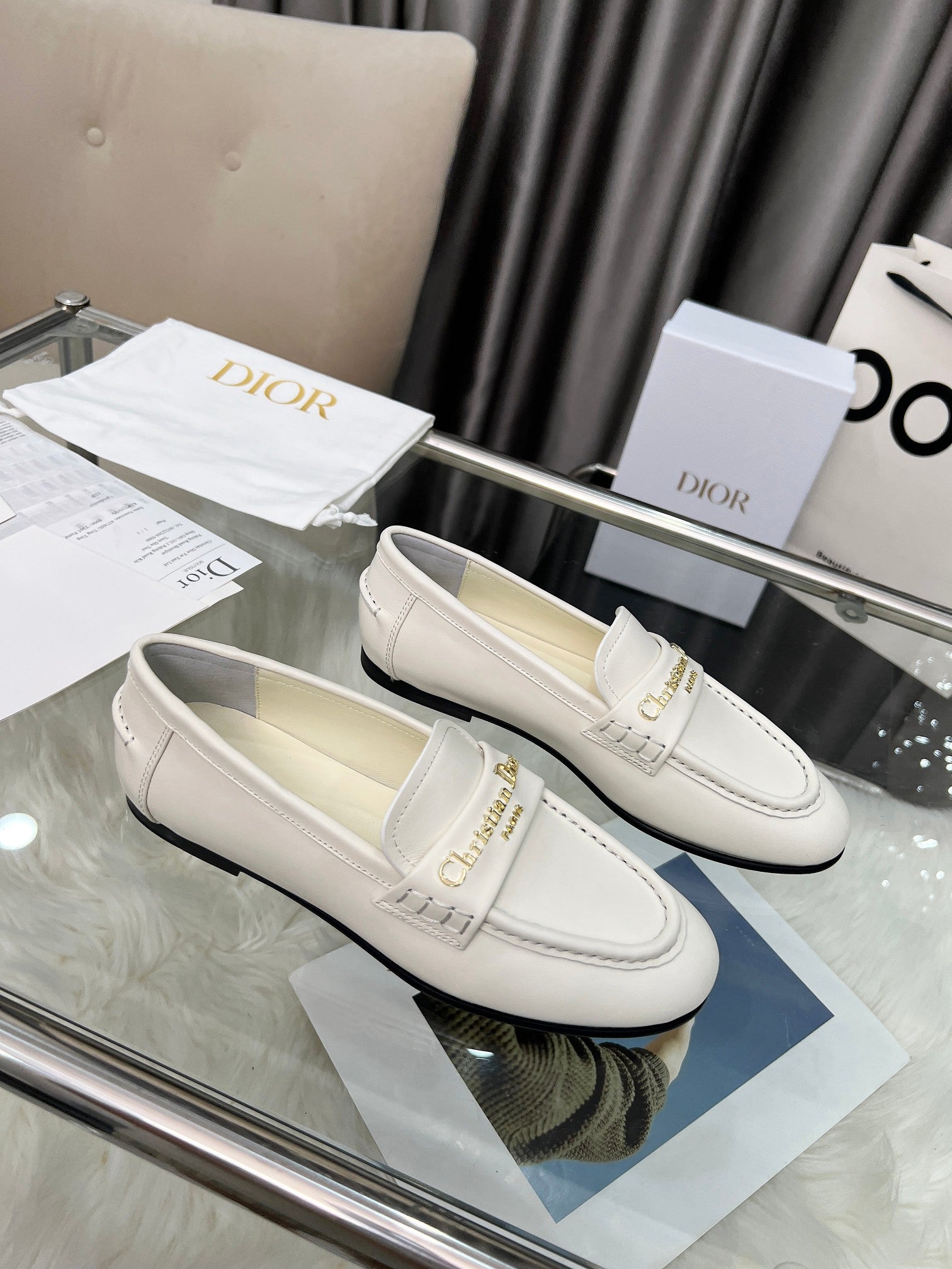 Z2Q105D301 Popular high-quality leather Shoes