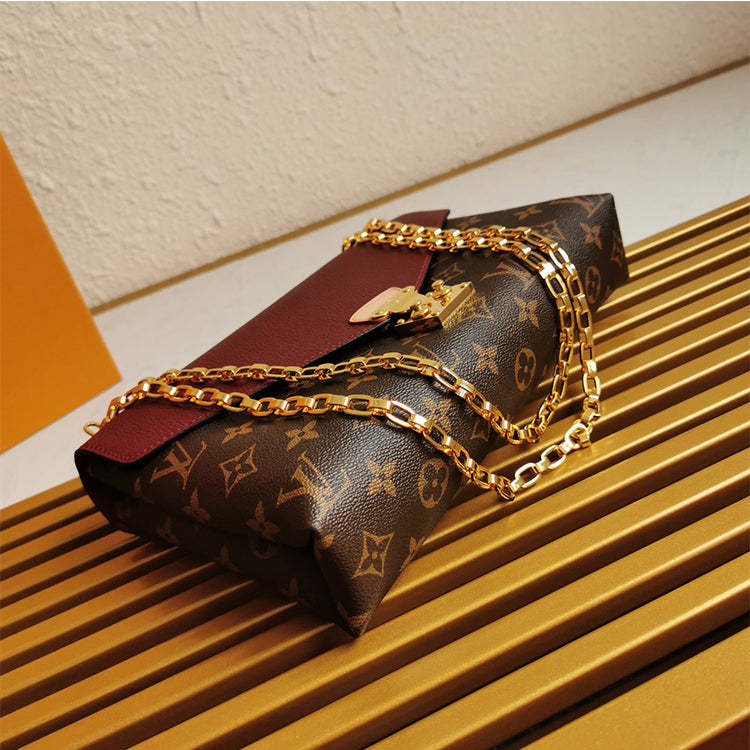 B1X41E83 Popular  leather bag 