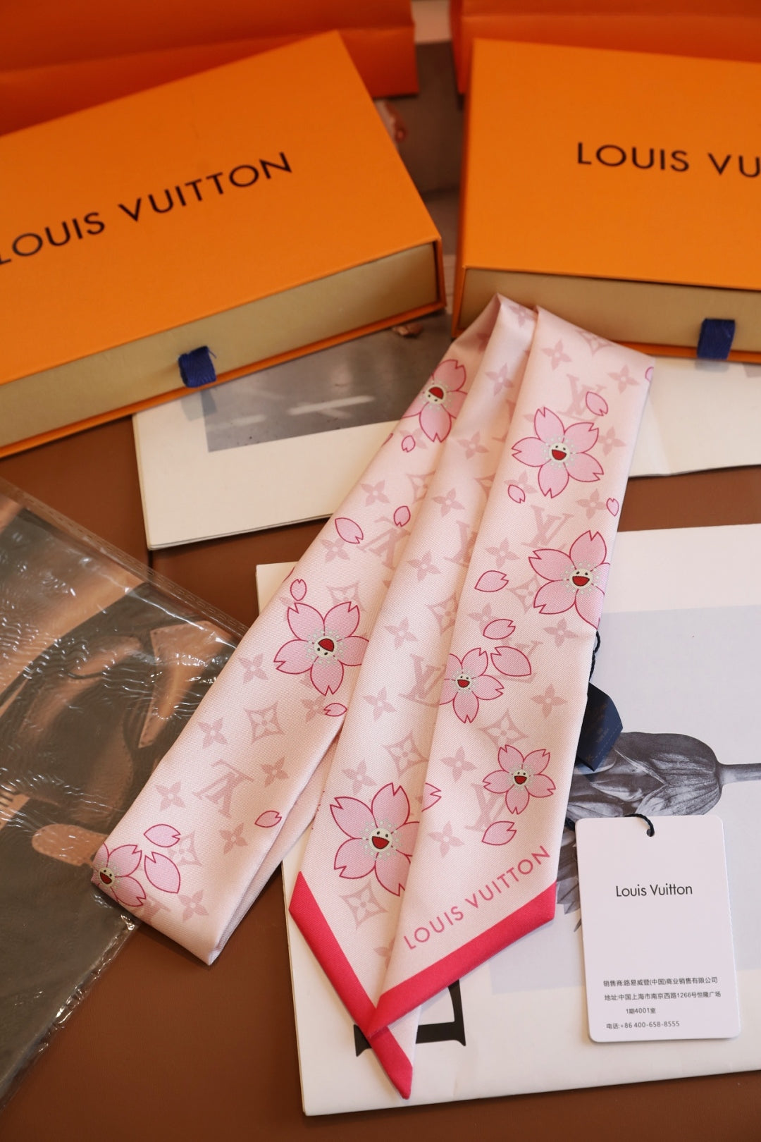 W1N55E61 Popular Silk Scarve