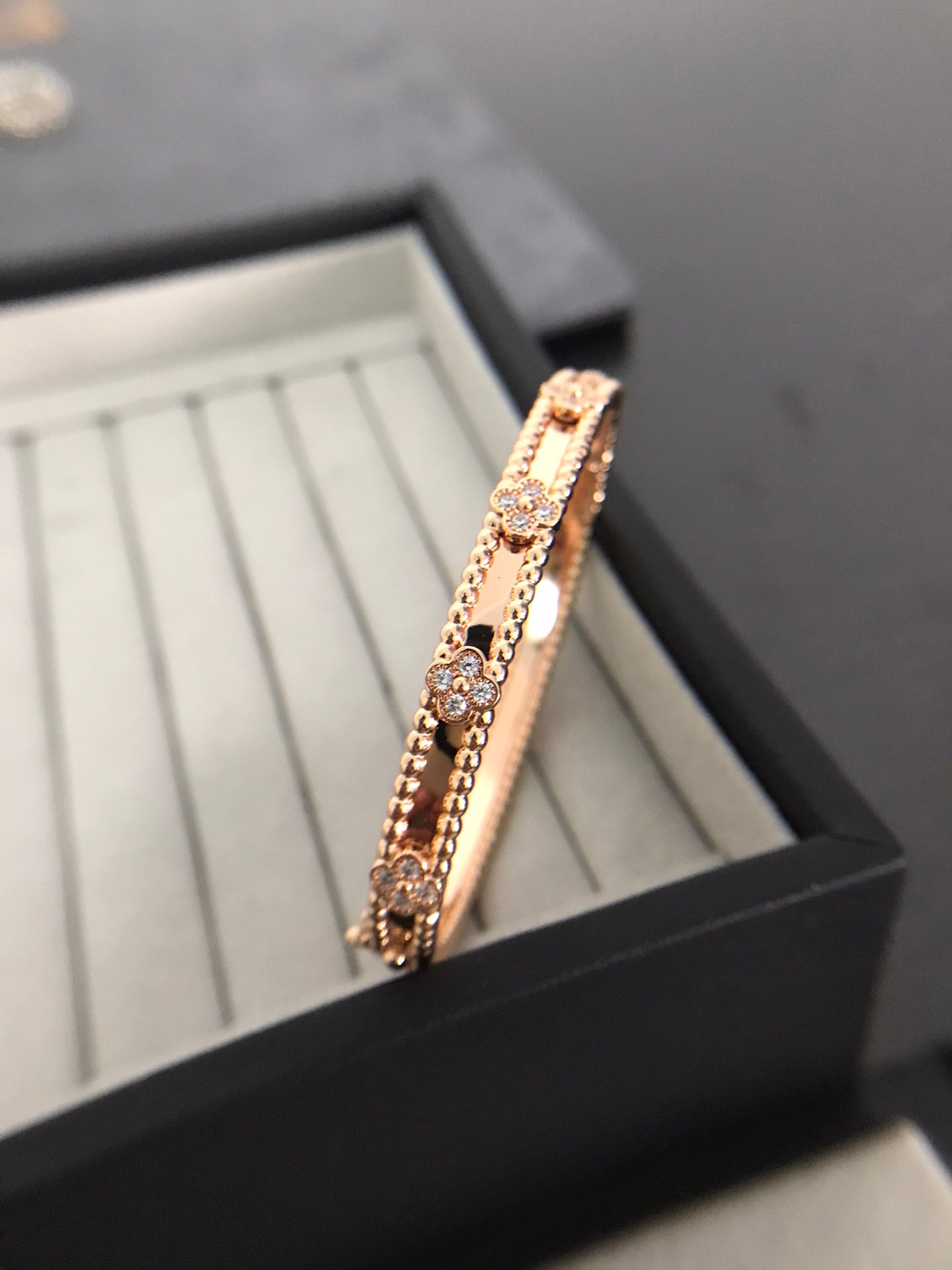 X5Q85VC81K  Popular Bracelets