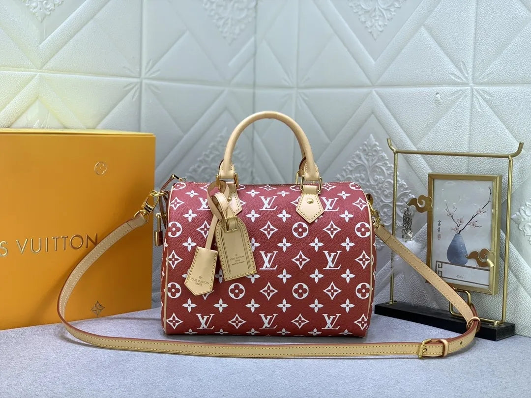 B12X44E268 Popular  leather bag 