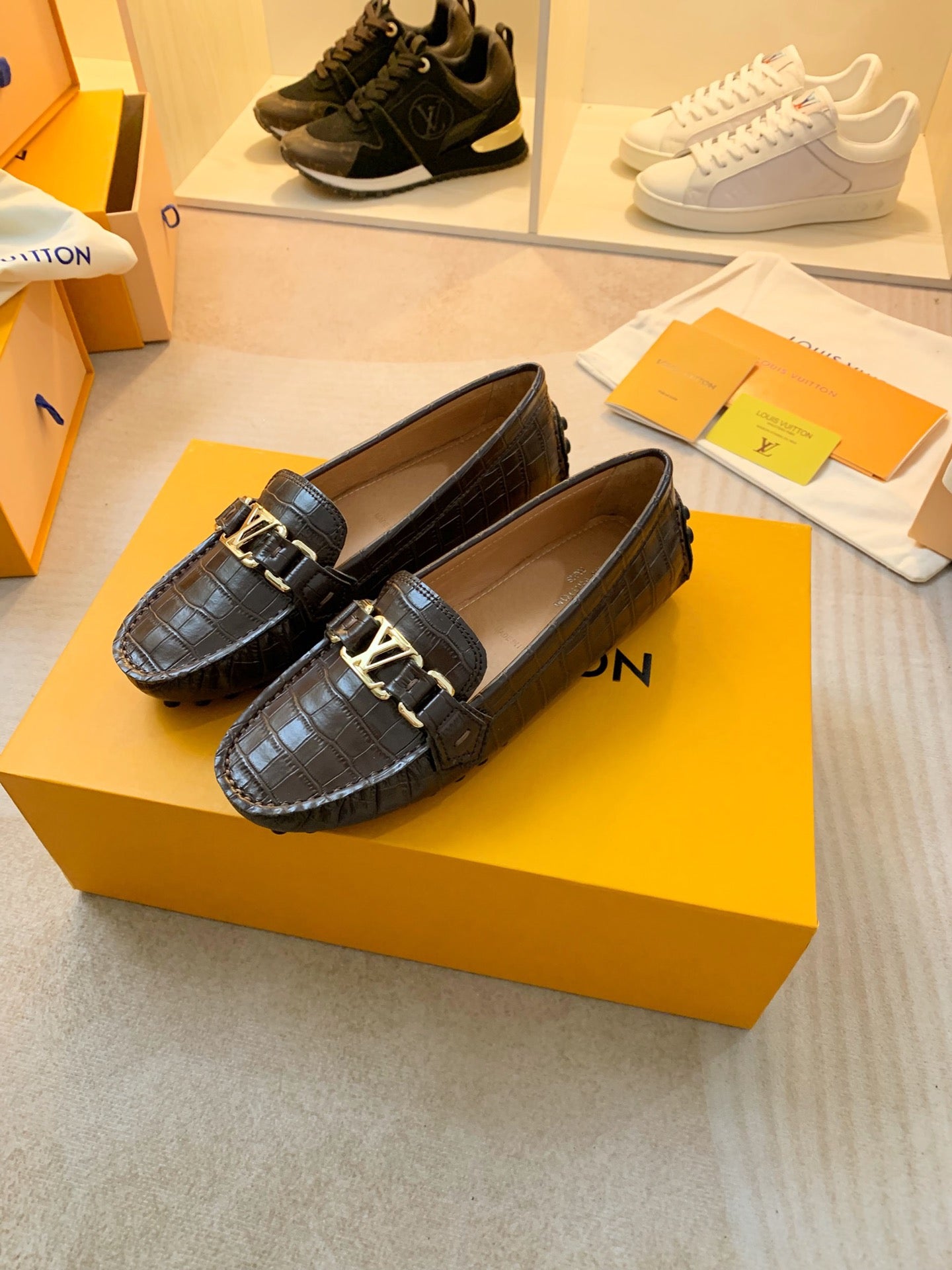 Z2Q95E98 Popular high-quality leather shoes