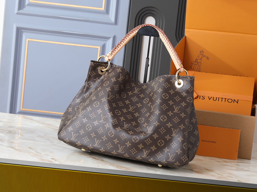 B1P46E65 Popular leather bag