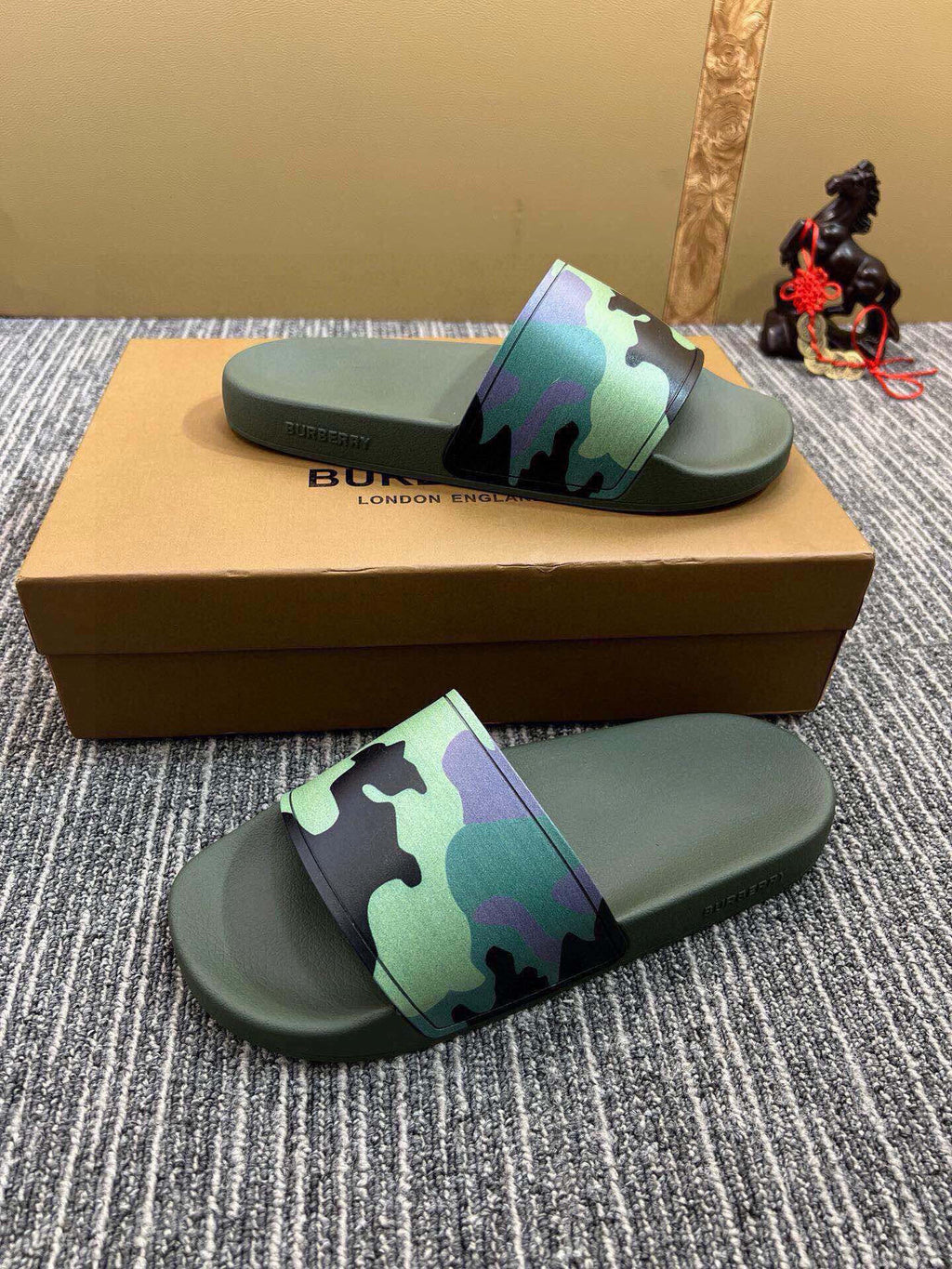 Z5Z35R259 Popular Slippers
