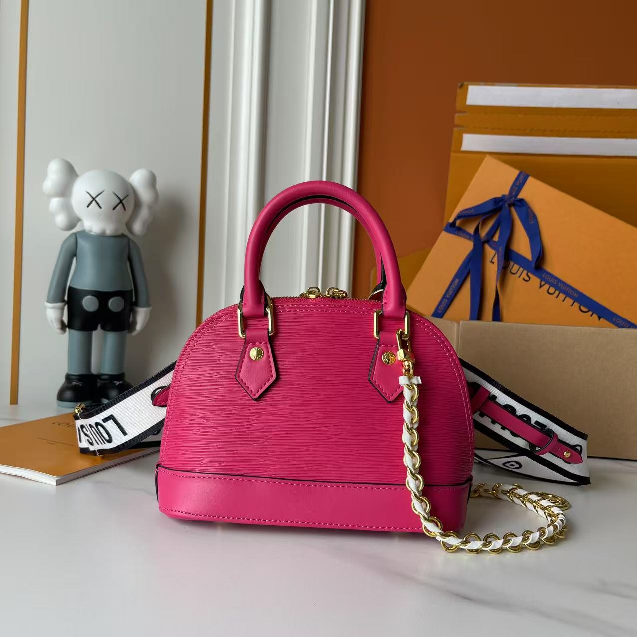 B1P46E95 Popular leather bag