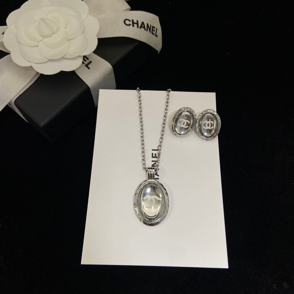 X1Q85C233X Popular Necklace. Earrings