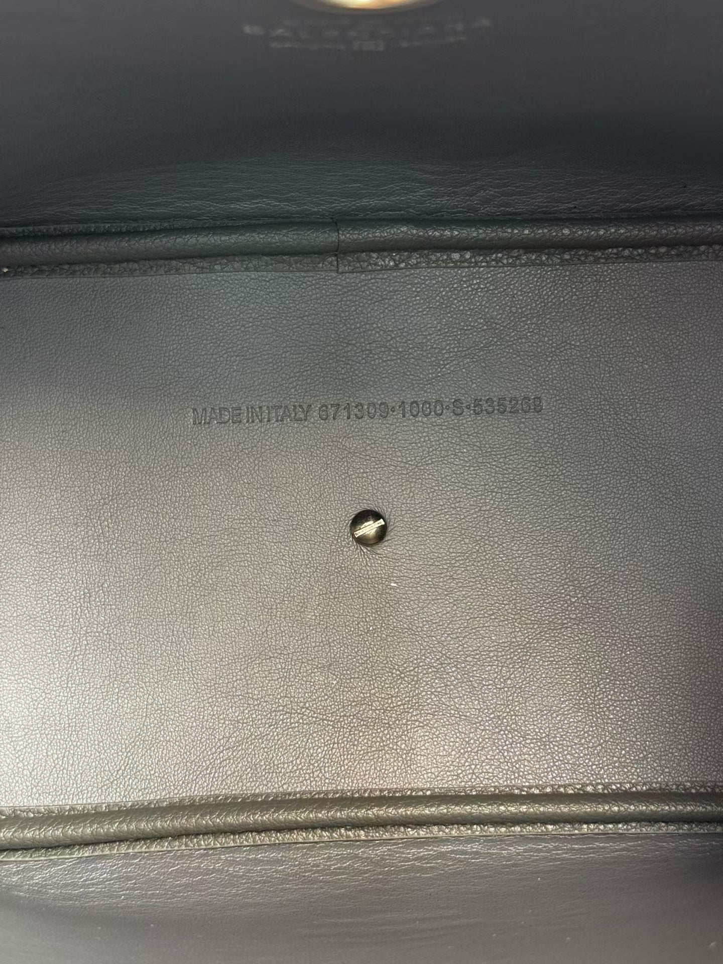 B1P46J144 Popular leather bags