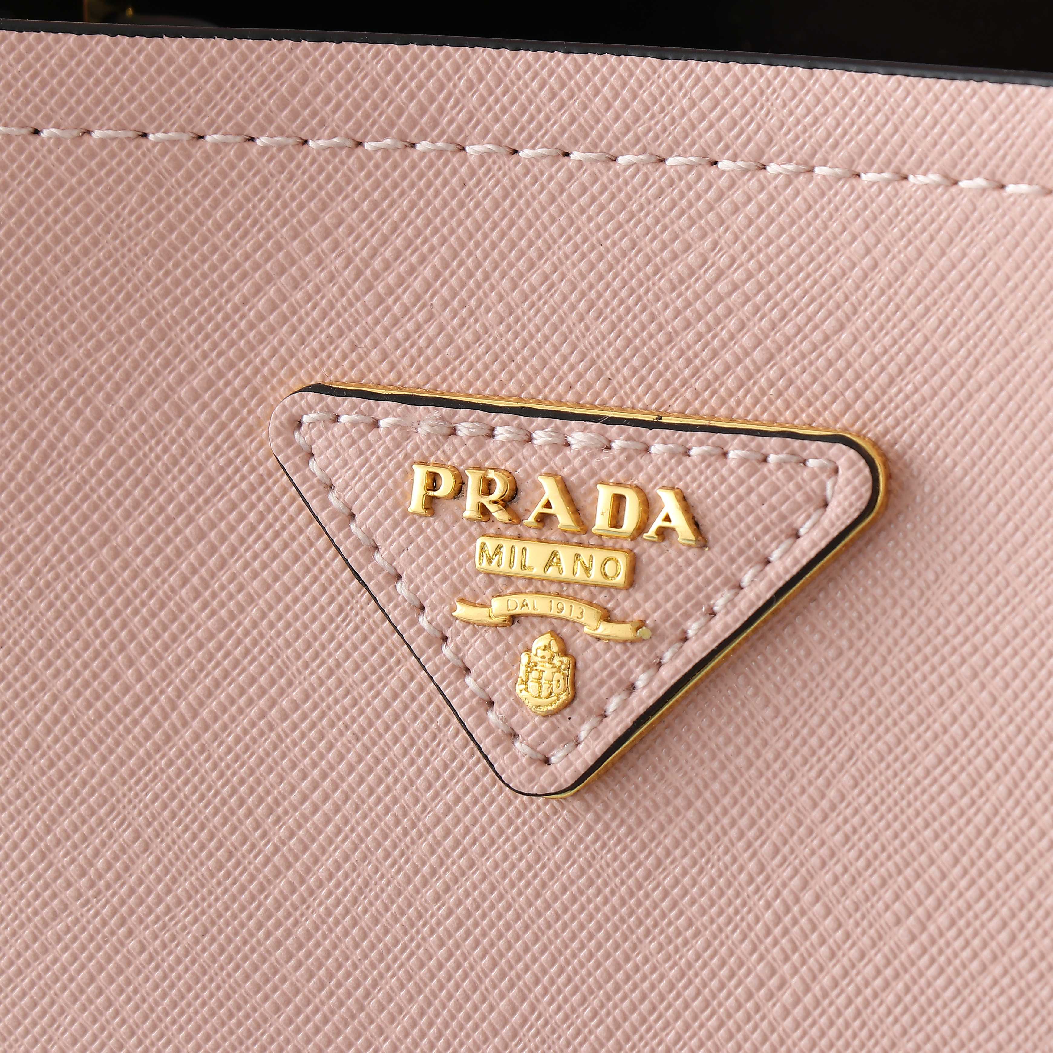 B1W35P102 Popular  leather bag