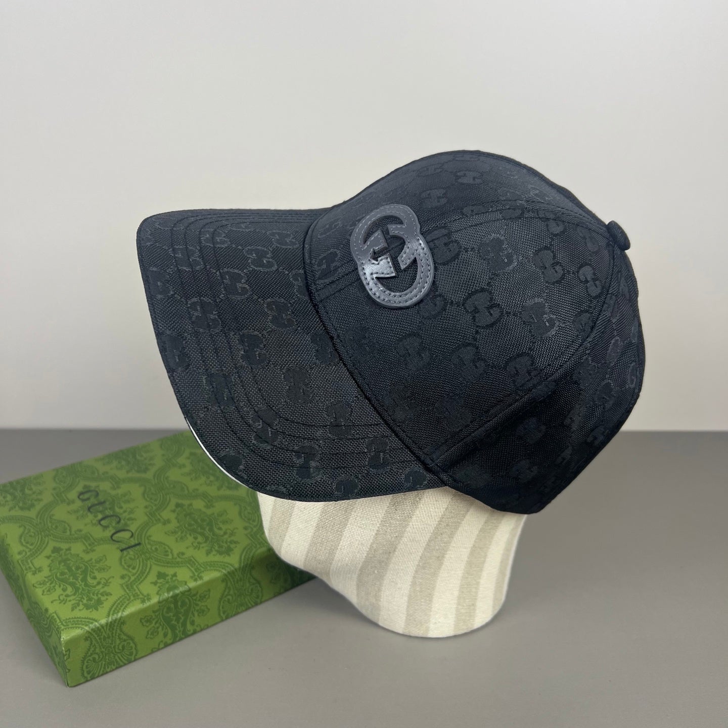 M1R76B17 Popular hats