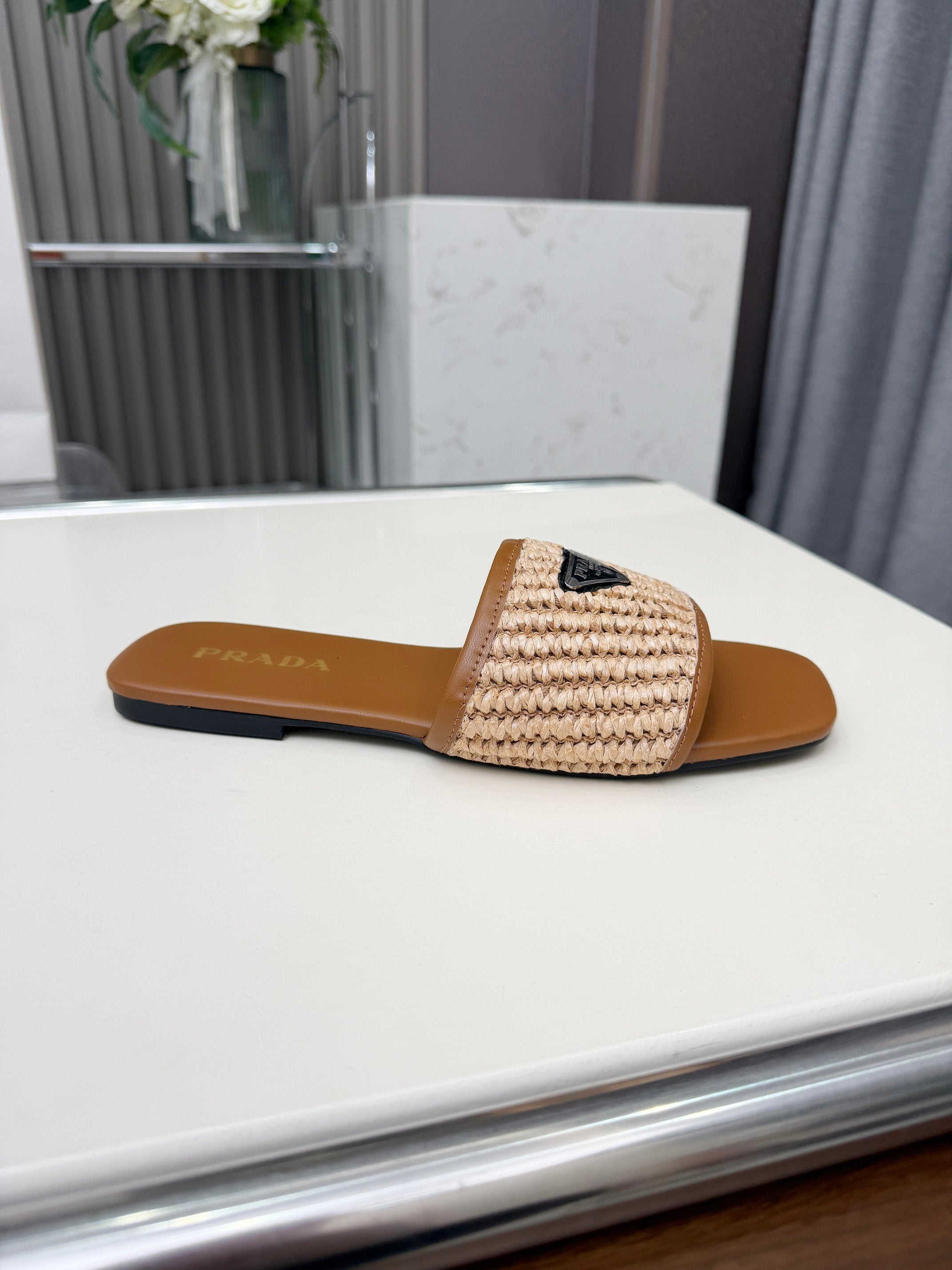 Z2P36P45 Popular high-quality leather Shoes