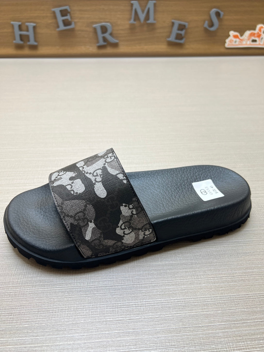 Z5X76B4 Popular slippers