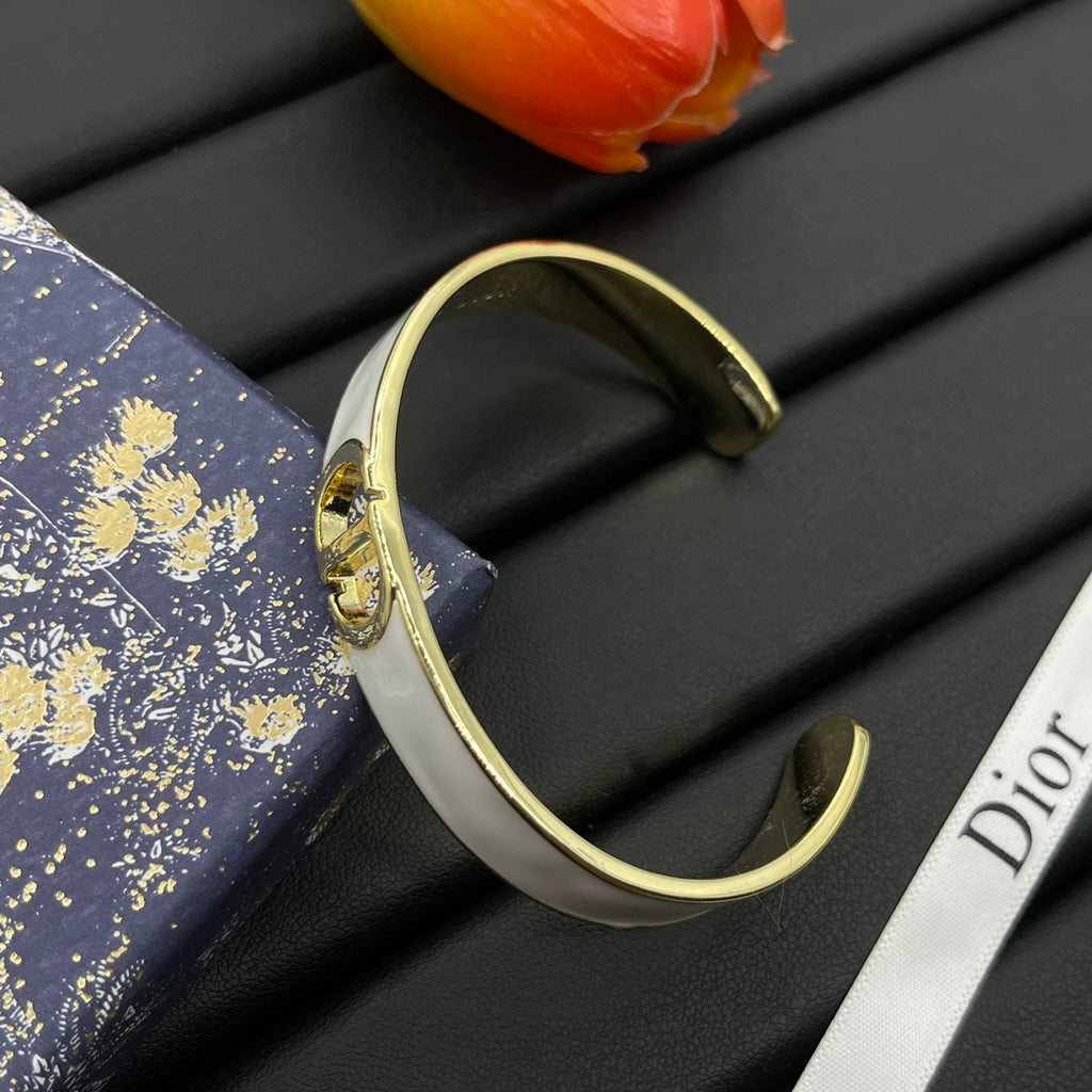 X1Z94D671K  Popular Bracelets