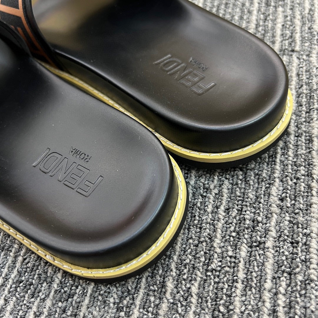 Z5YF111 Popular Slippers