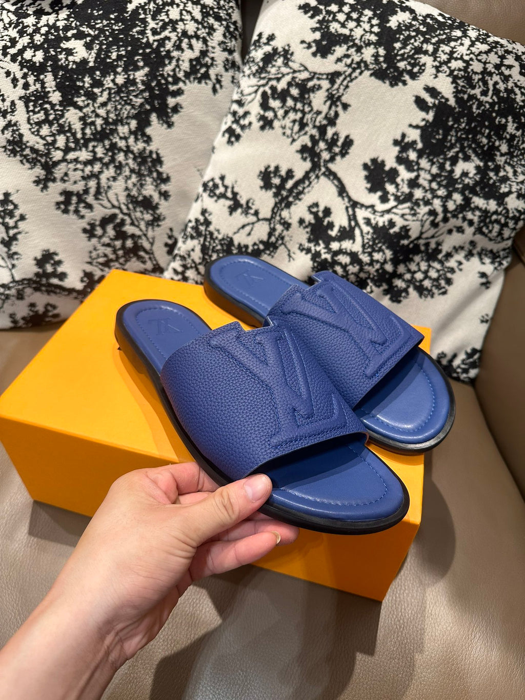 Z2Z85E25  Popular leather Shoes