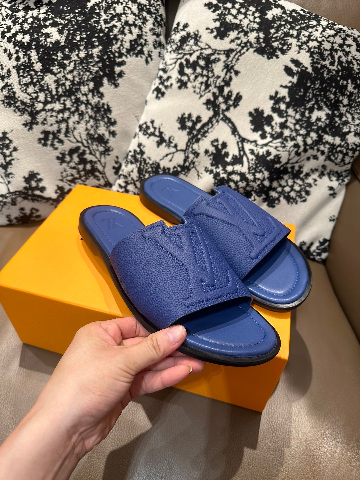 Z2Z85E25  Popular leather Shoes