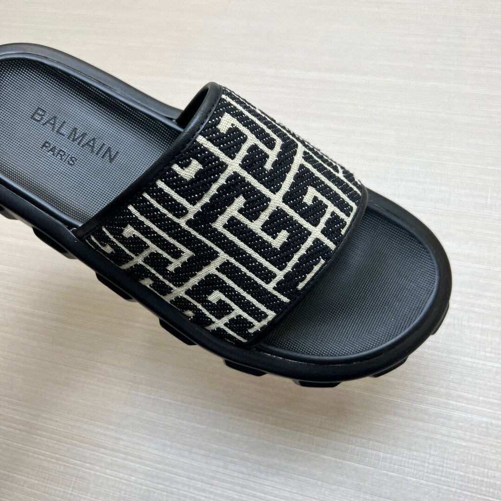 Z5ZA21 Popular slippers