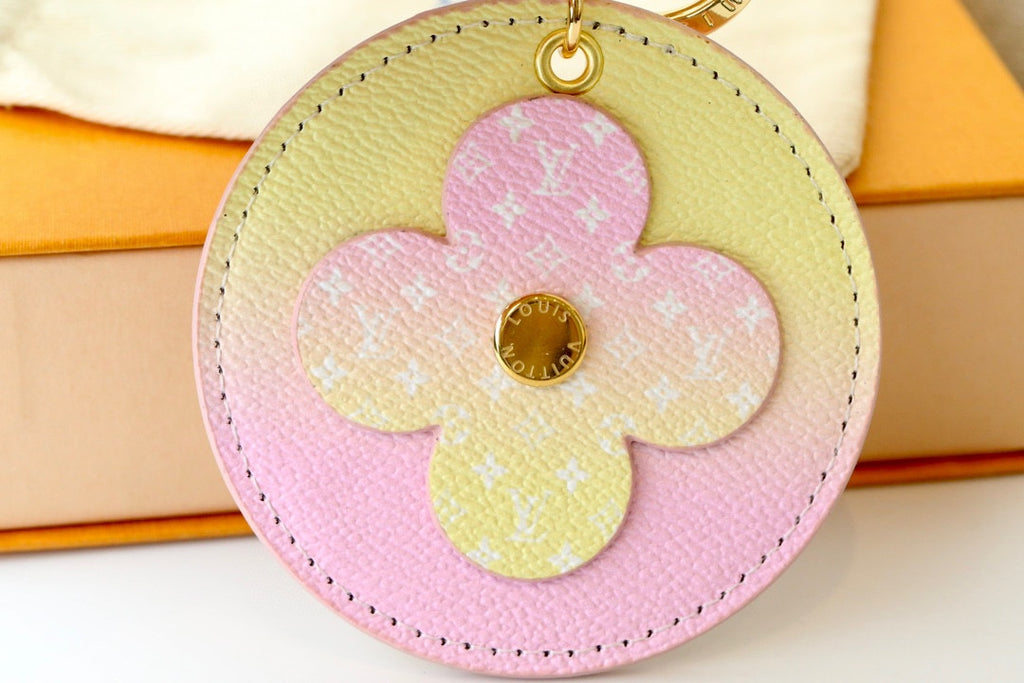 A1Q105E21 Popular bag 's charms accessories