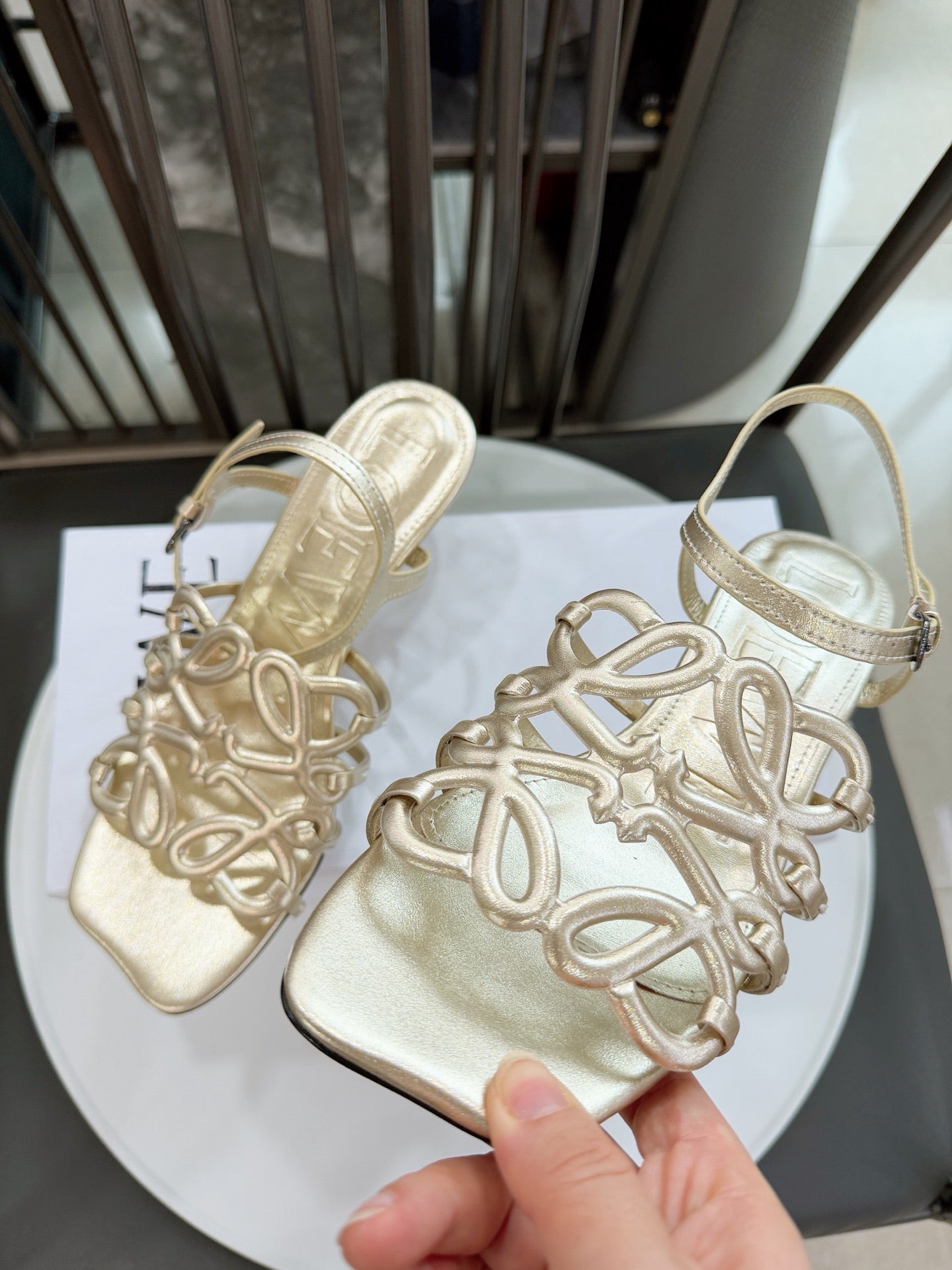 Z2R76A12 Popular high-quality  leather shoes