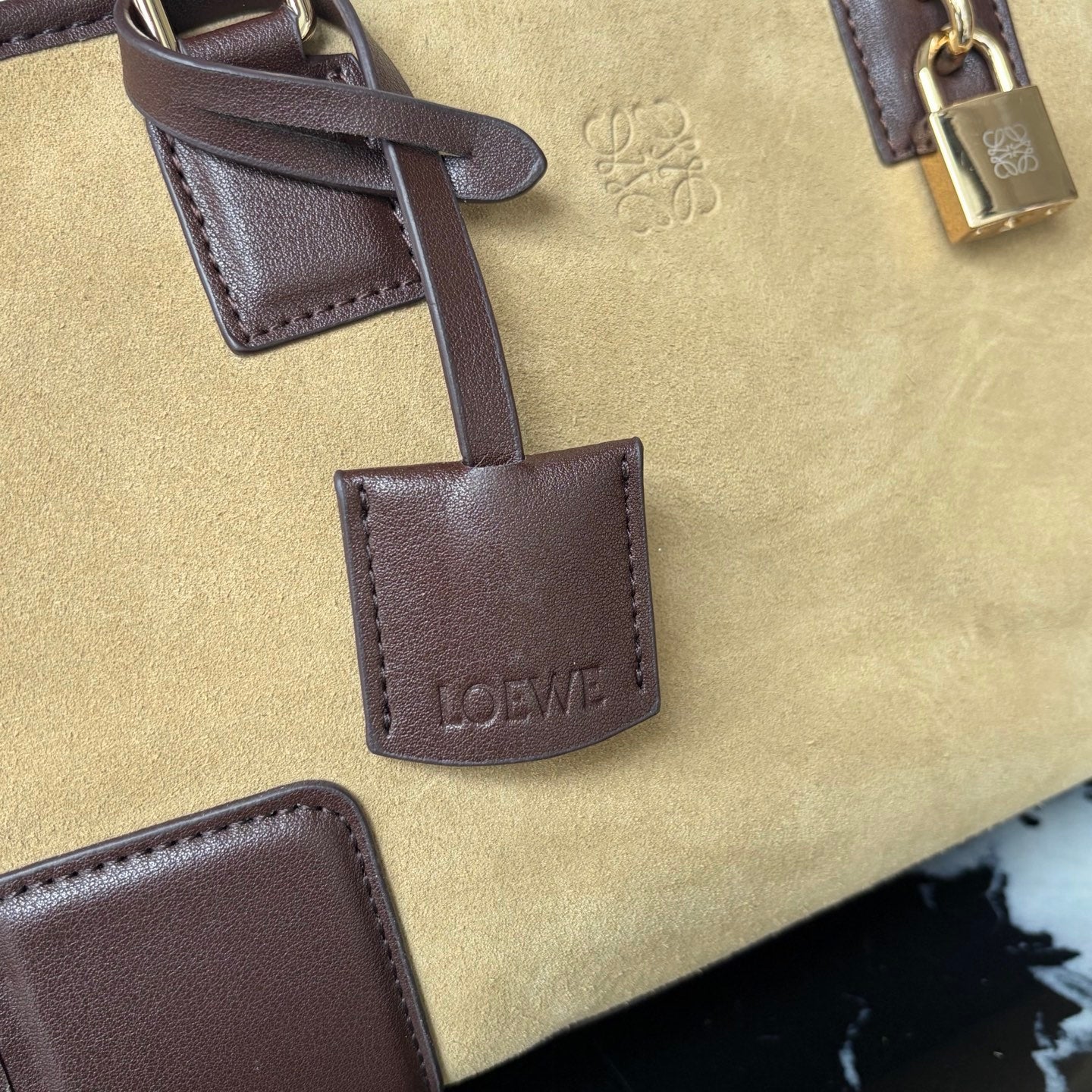 B1R66A12 Popular leather bag
