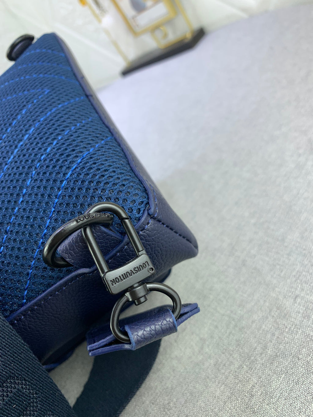 B12X44E339 Popular leather bag 