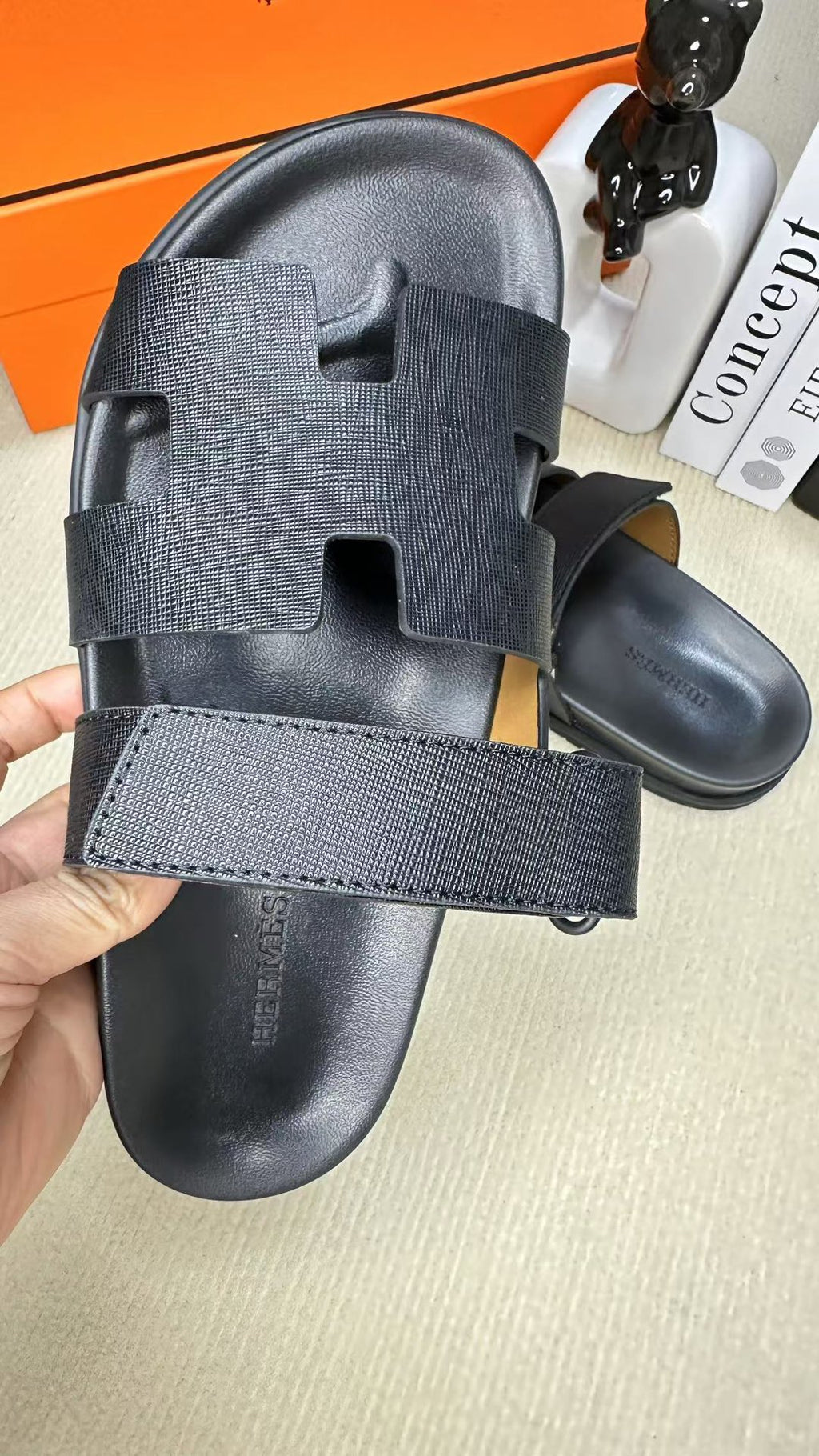 Z2Q55H26 Popular leather shoes