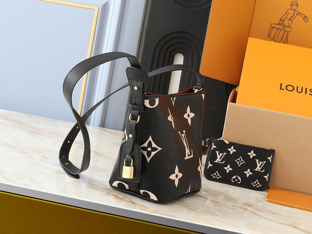 B12W15E3 Popular  leather bag