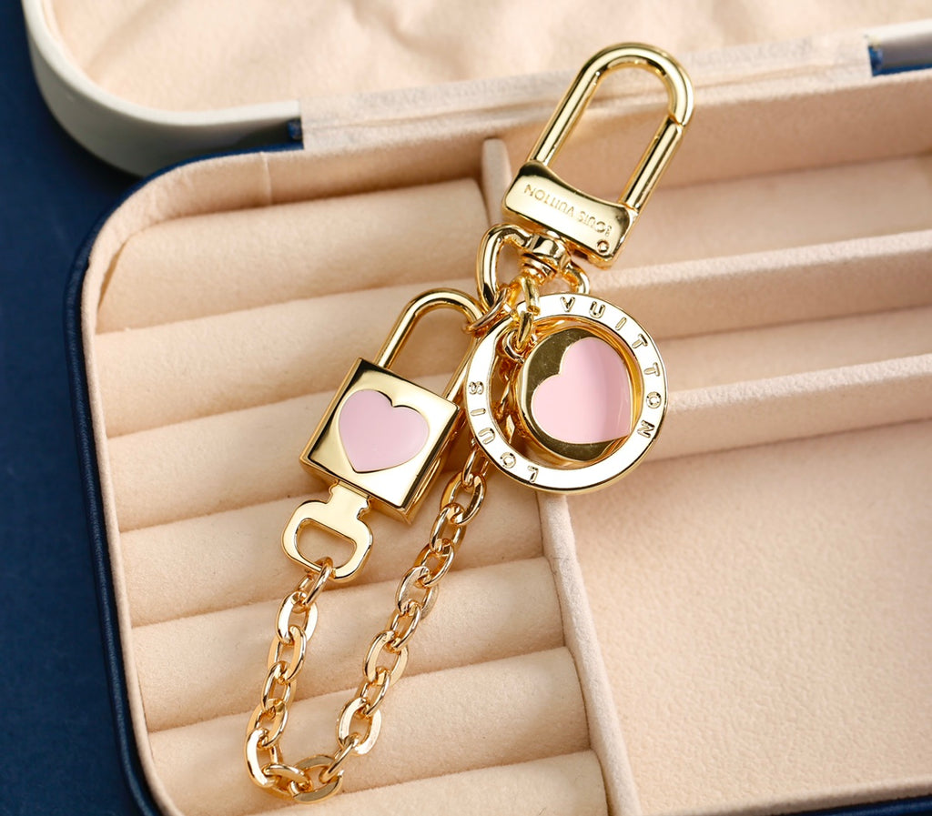 A1Q105E16 Popular bag 's charms accessories