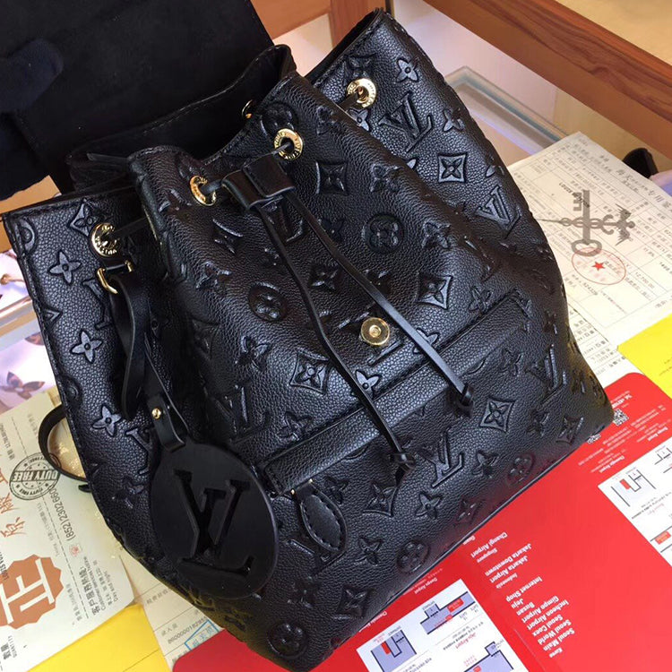 B1P20E6 Popular  leather backpacks
