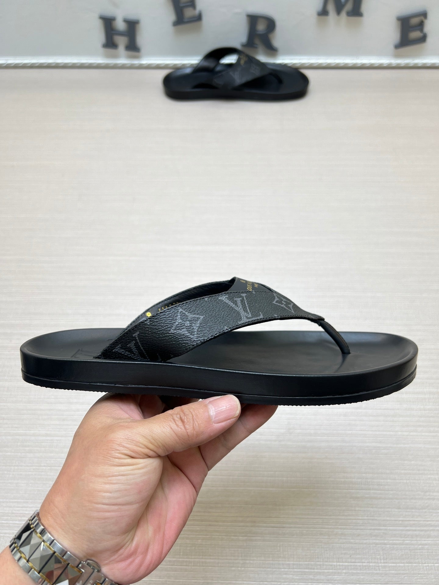 Z5ZE85 Popular slippers