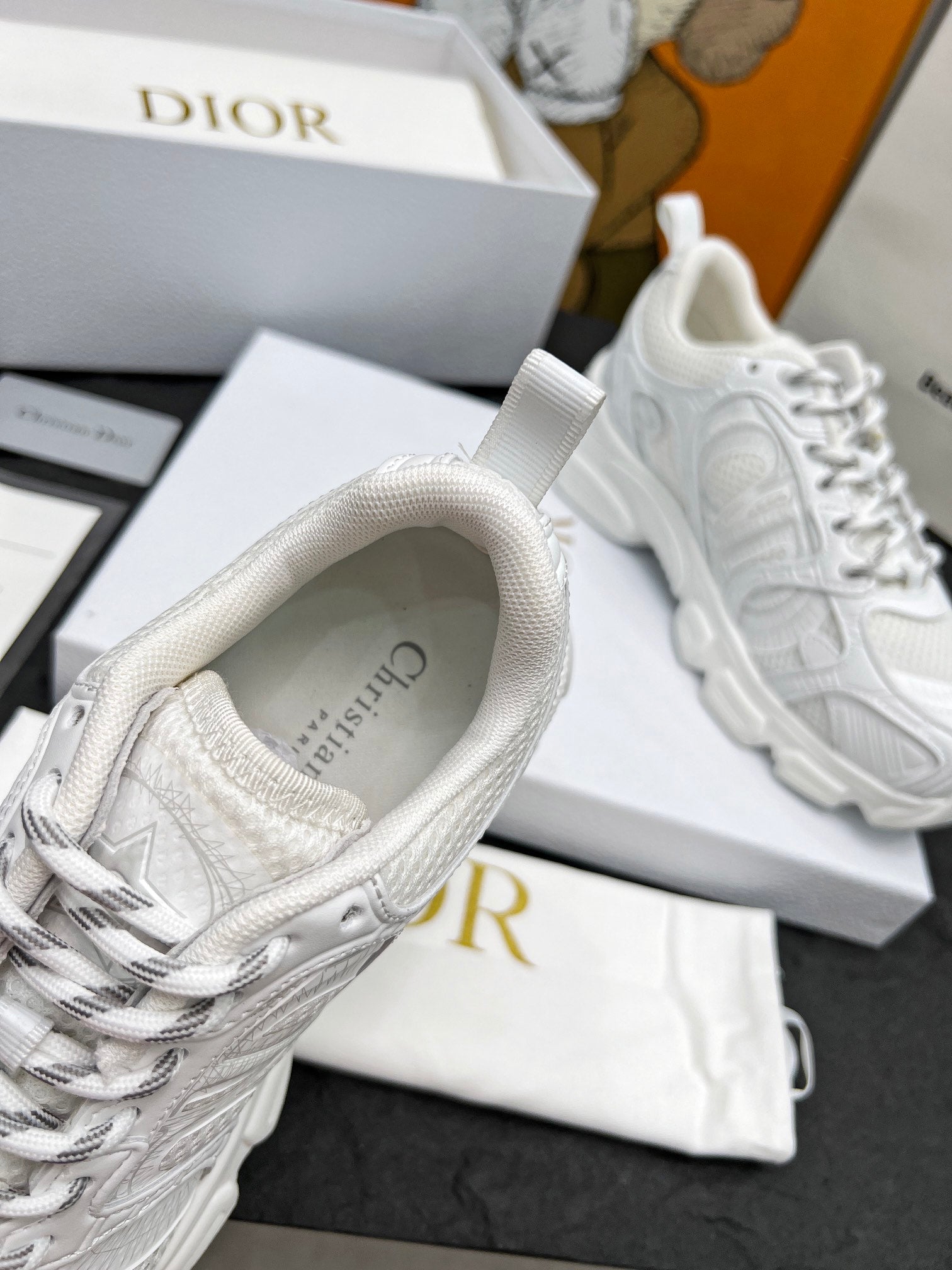 Z2Q105D311 Popular high-quality Shoes