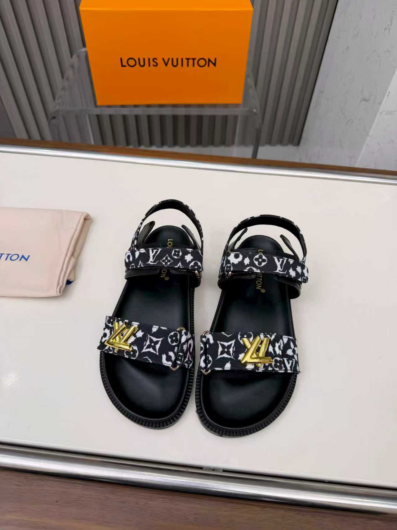 Z2P36E16 Popular high-quality Shoes