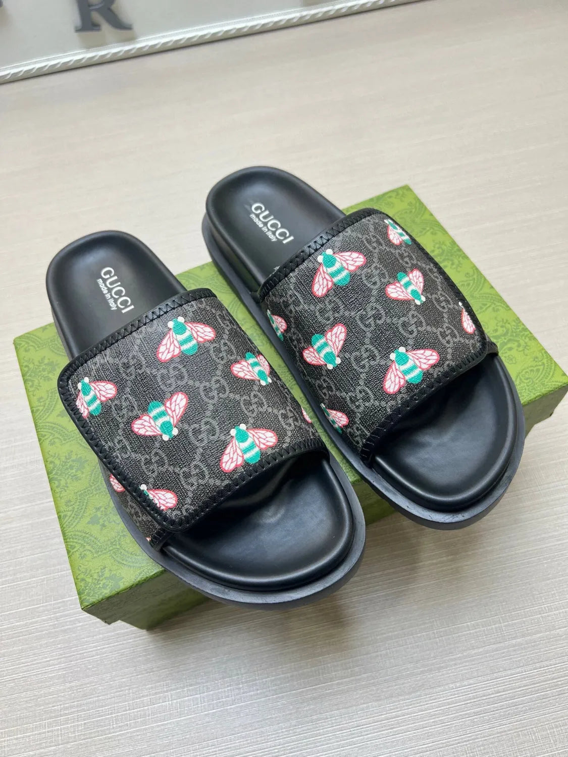 Z5WB240 Popular Slippers