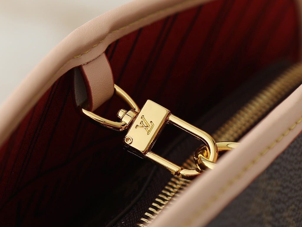 B1P46E107 Popular leather bag