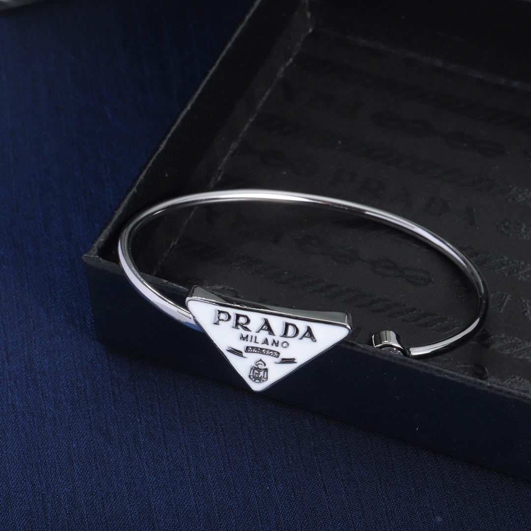 X1Y83PD68K  Popular Bracelets