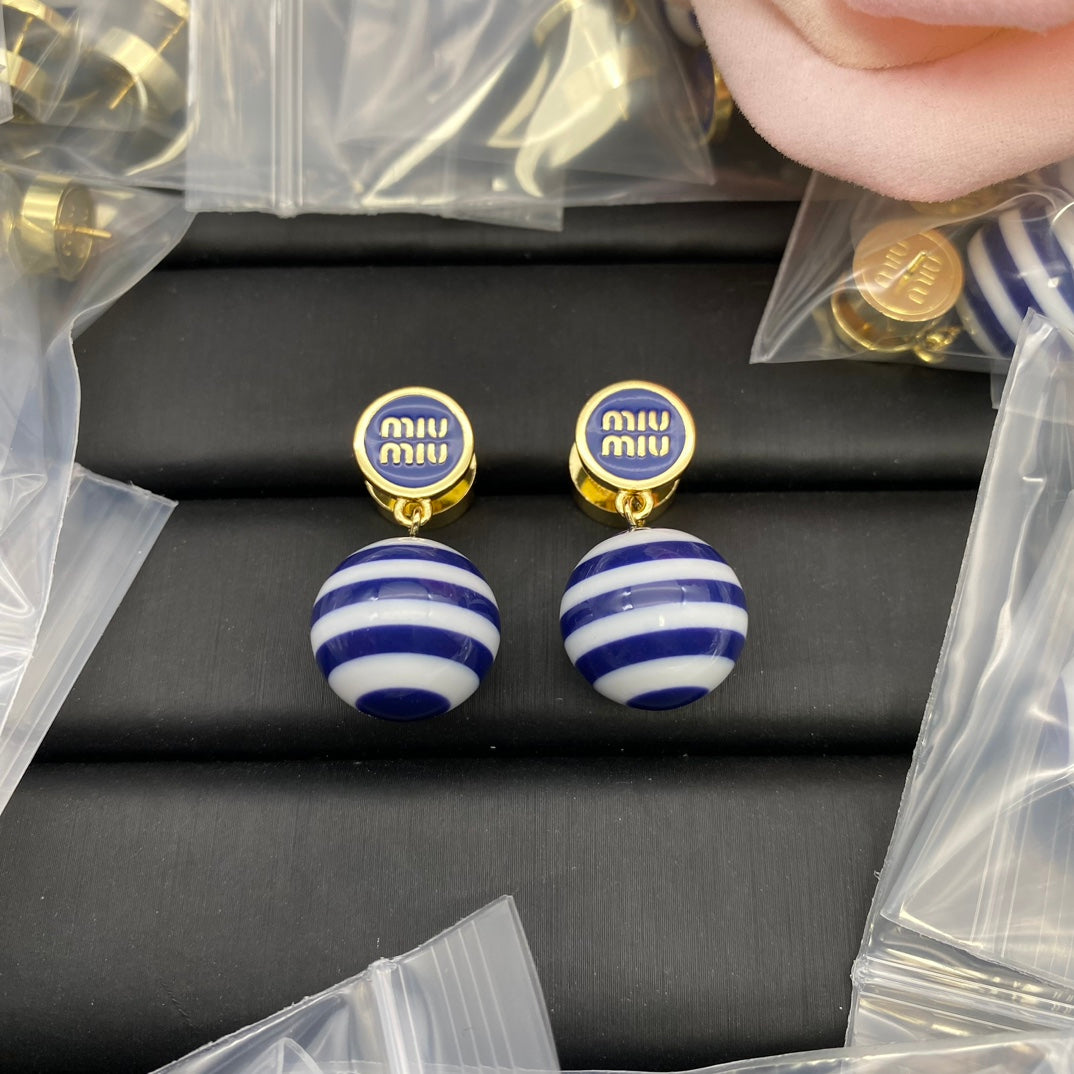 X1Z94A993E Popular  Earrings
