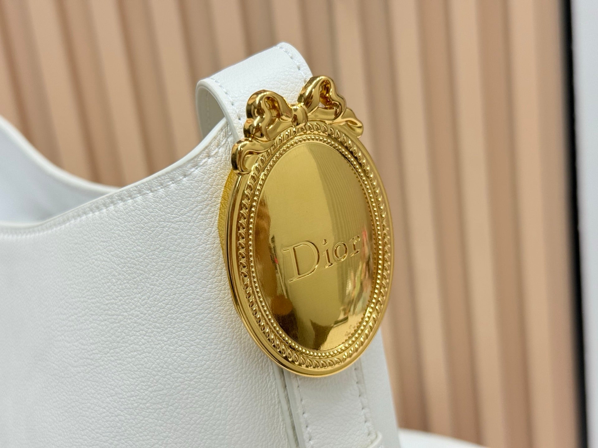 B1R76D45 Popular leather bag