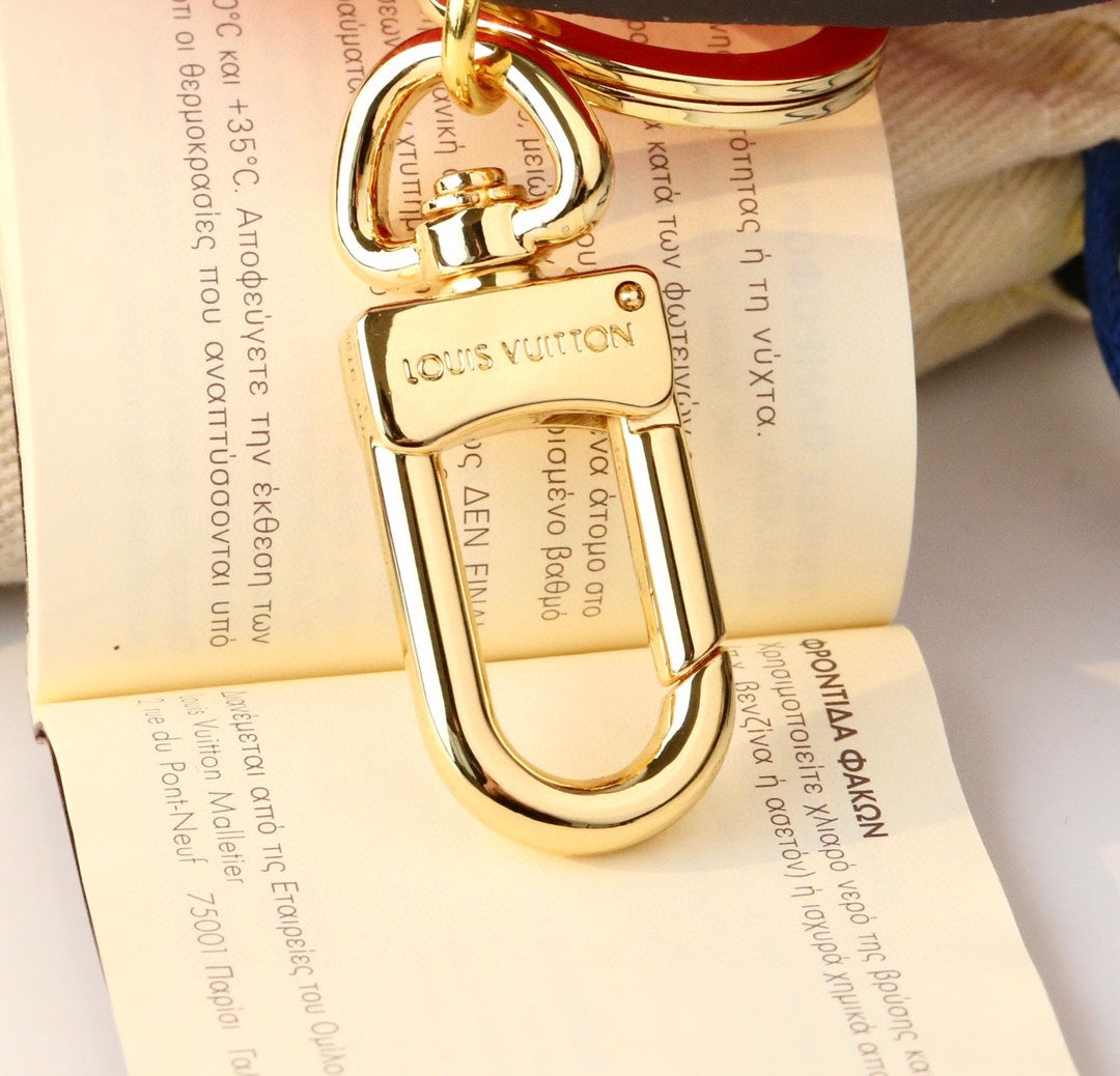 A1Z105E90 Popular bag 's charms accessories