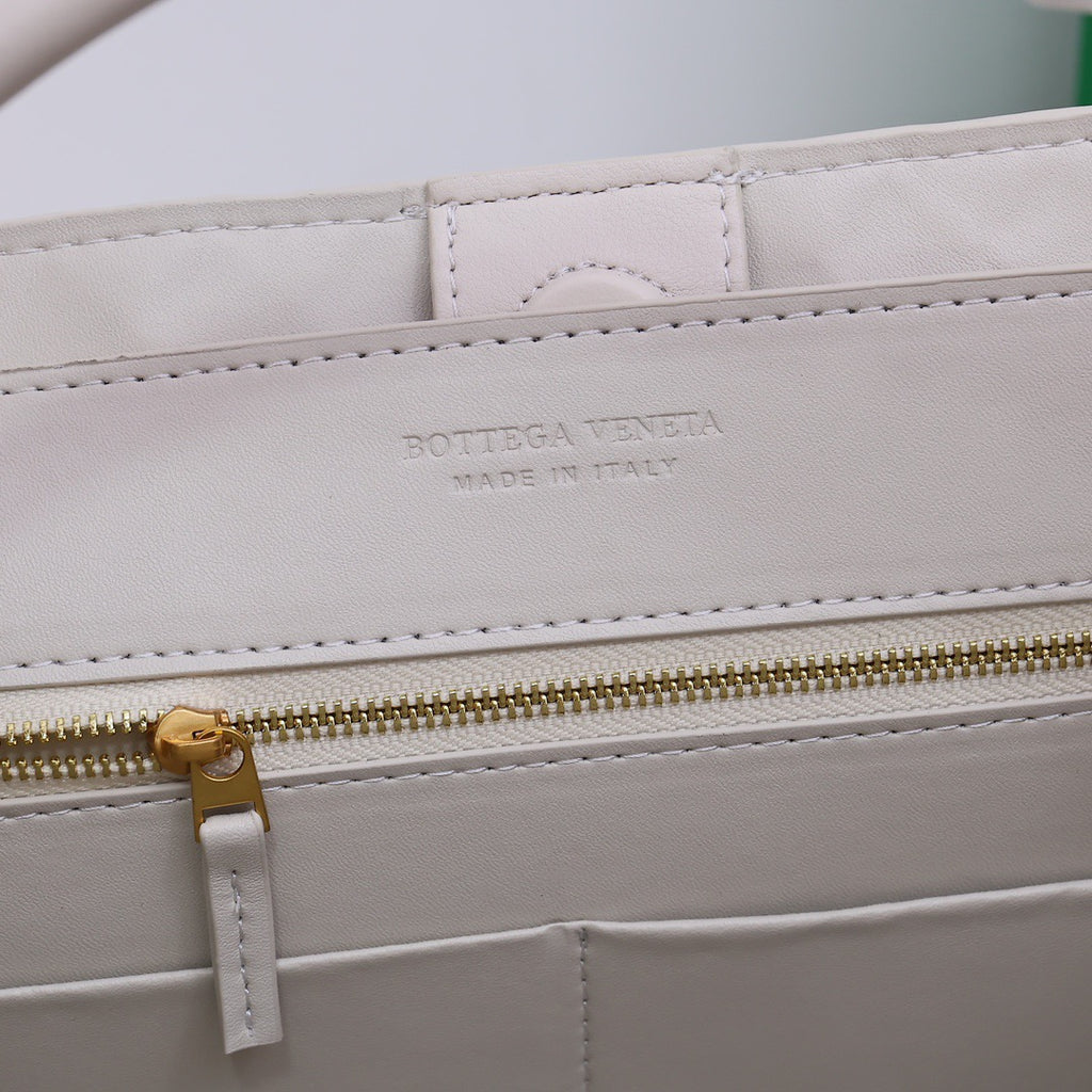 B1X66A35 Popular high-quality leather bag