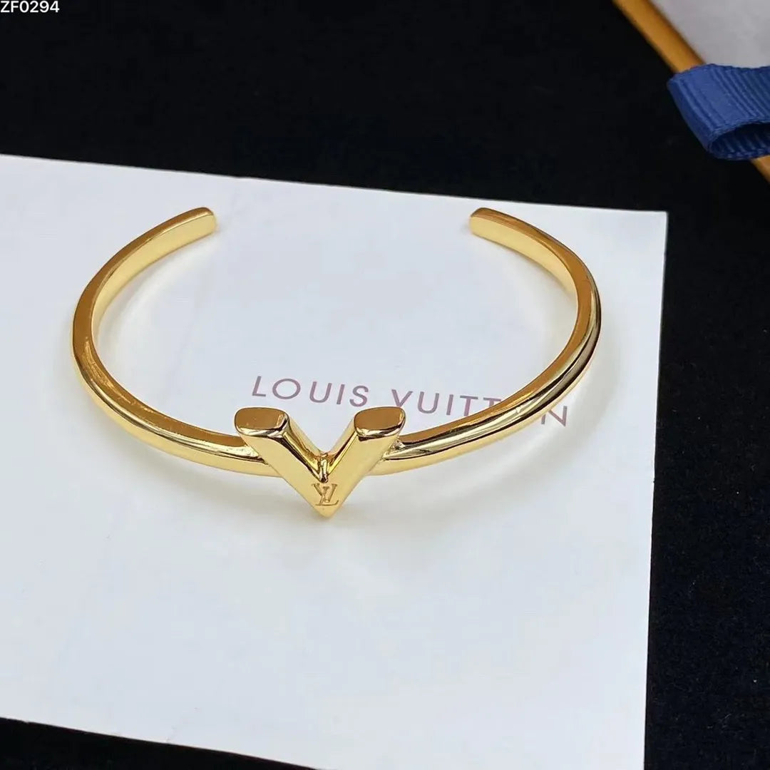 X1Q85E5K  Popular Bracelets