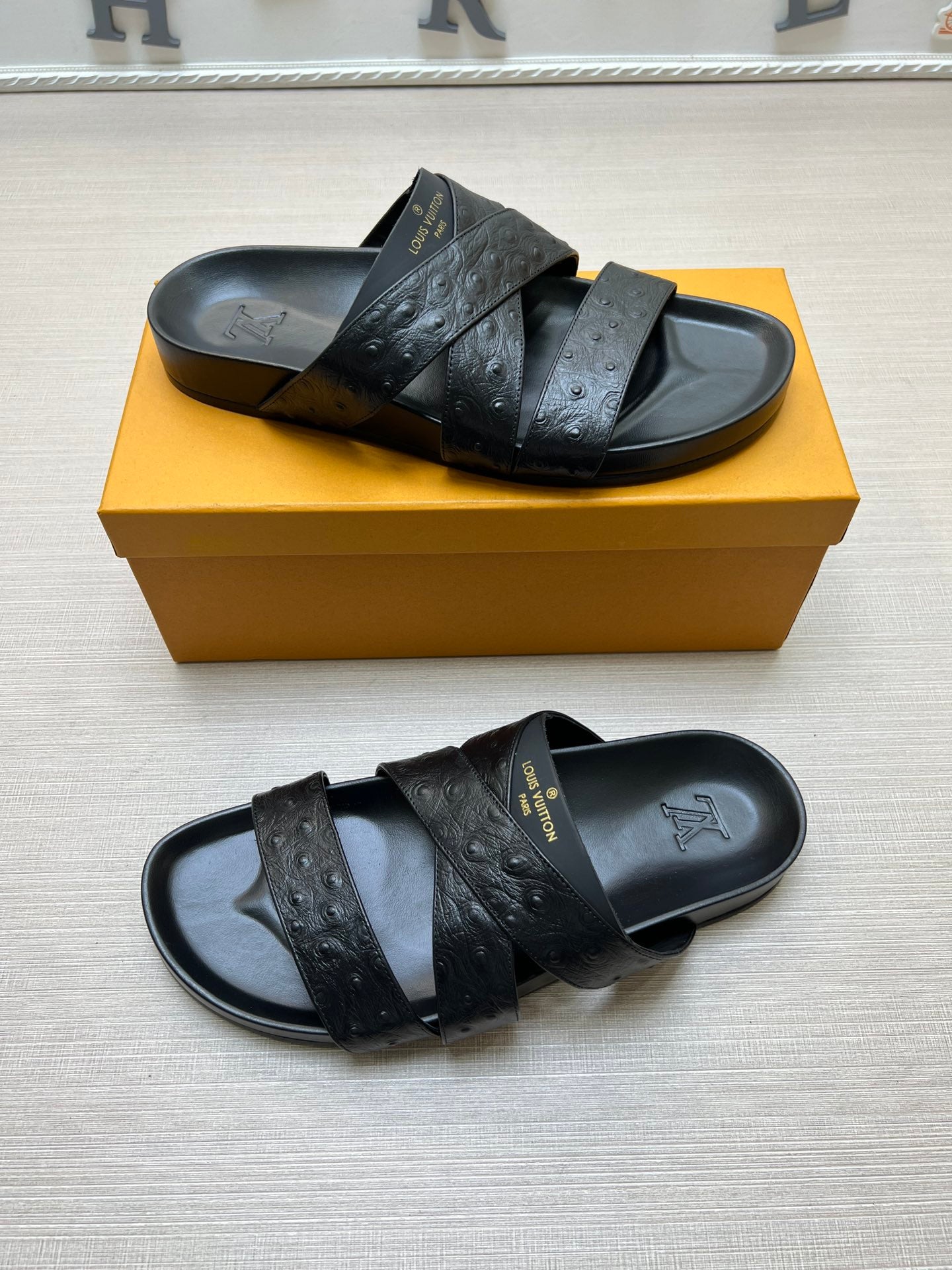 Z5ZE89 Popular slippers