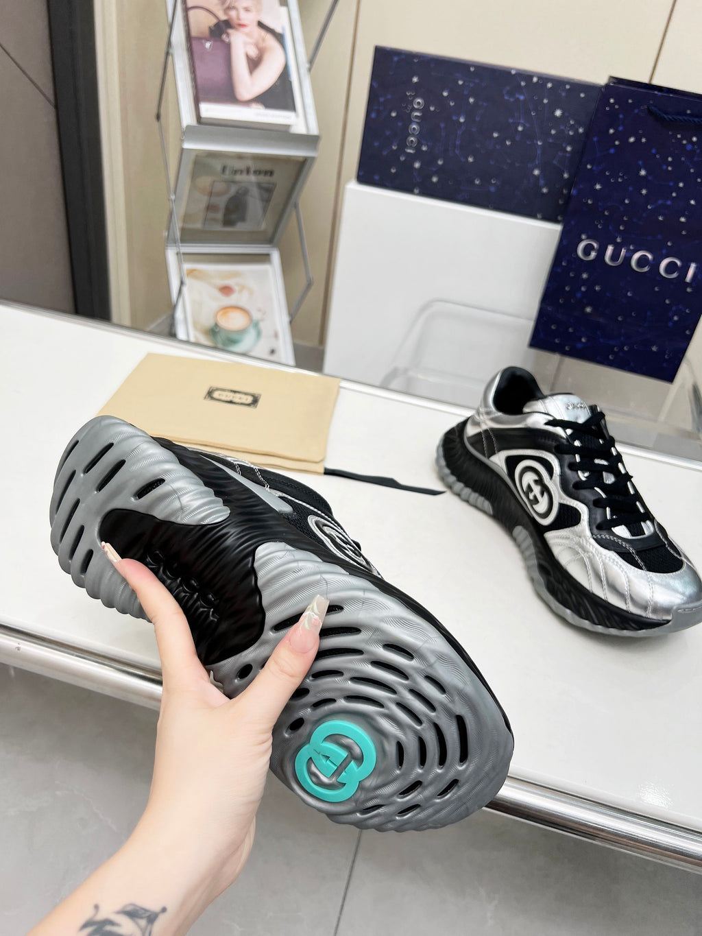 Z2Q95B172  Popular high-quality Shoes